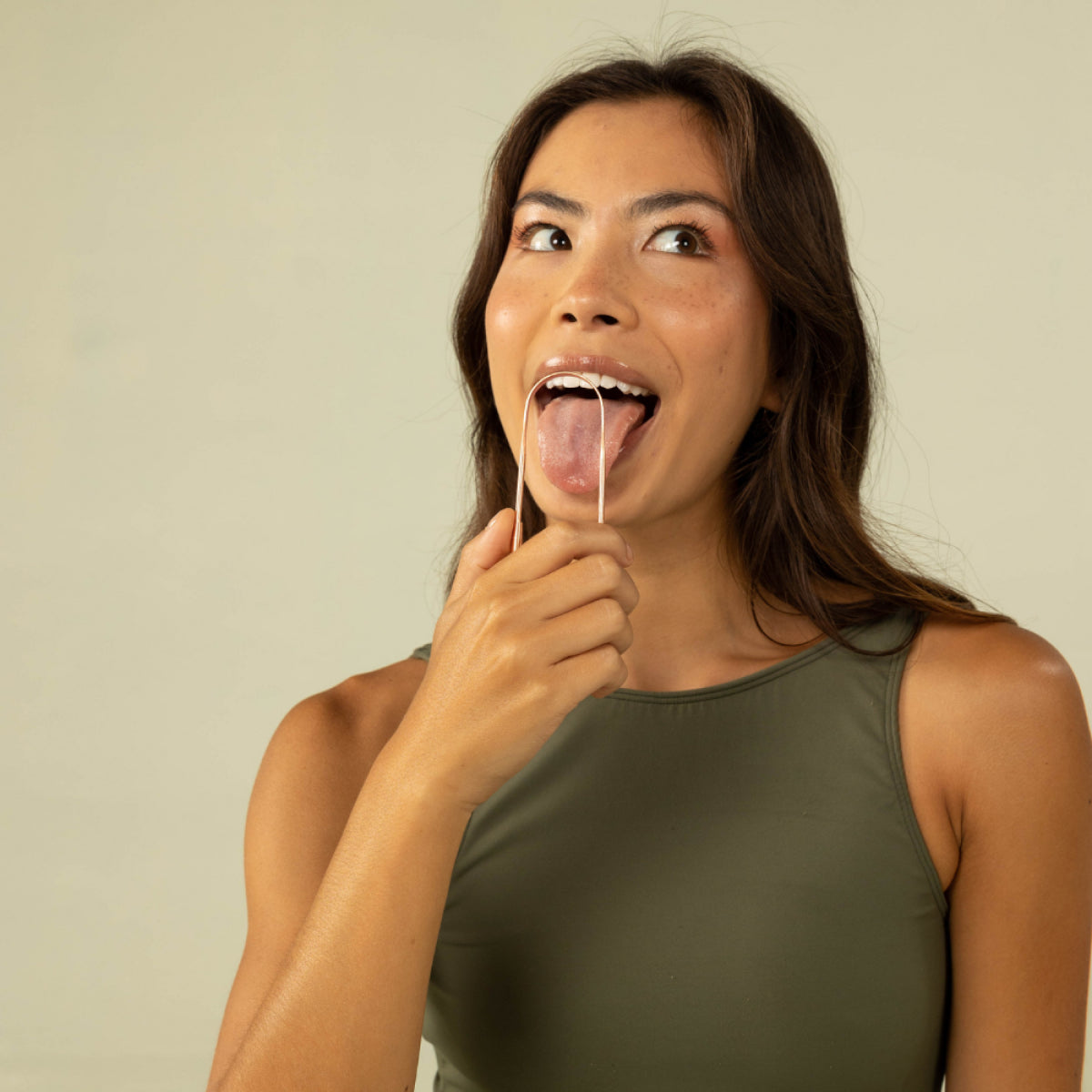 Alva Raspador de Língua de Cobre